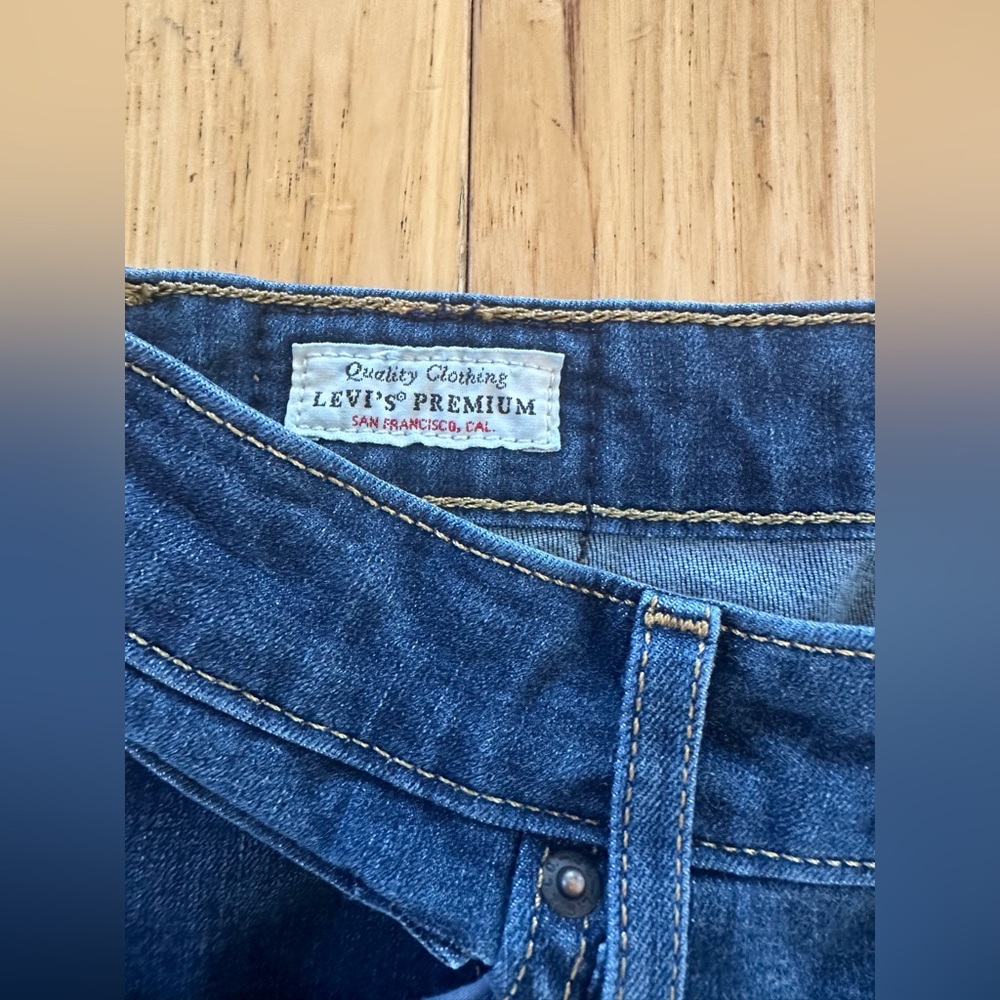 Levis High Rise Skinny - Picture 6 of 6